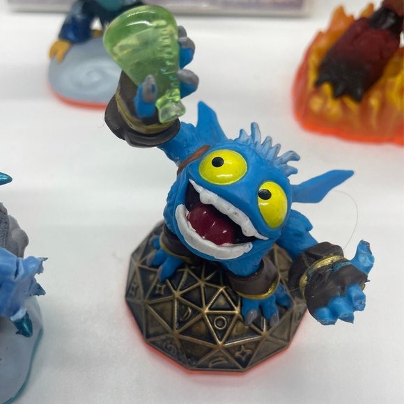 Skylanders Giant Wii game and swapforce figures - Picture 2 of 7